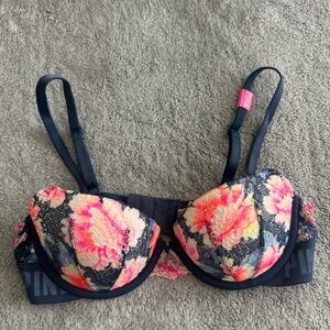 PINK Victoria's Secret Pink and Black Bra with Underwire Support
